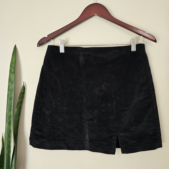 FOREVER 21 | Black Corduroy Zipup Mini Skirt - Picture 1 of 5